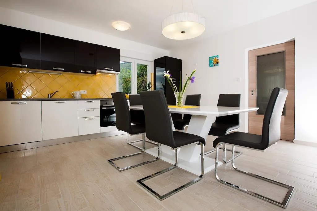 Apartment Pepi Lovran 0*,  Croatia