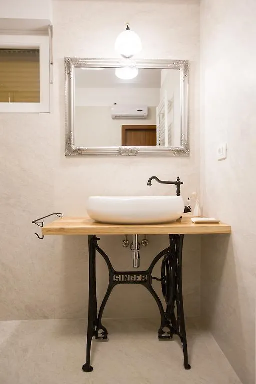 Apartment Pepi Lovran 0*,