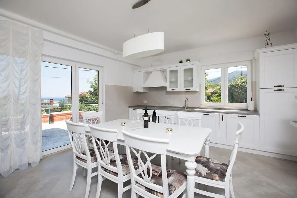 Apartment Pepi Lovran 0*,